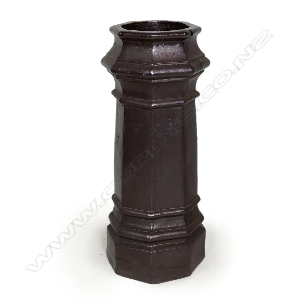 A c.1900 Herbert Hill (Wellington) salt glazed chimney pot Image 1++