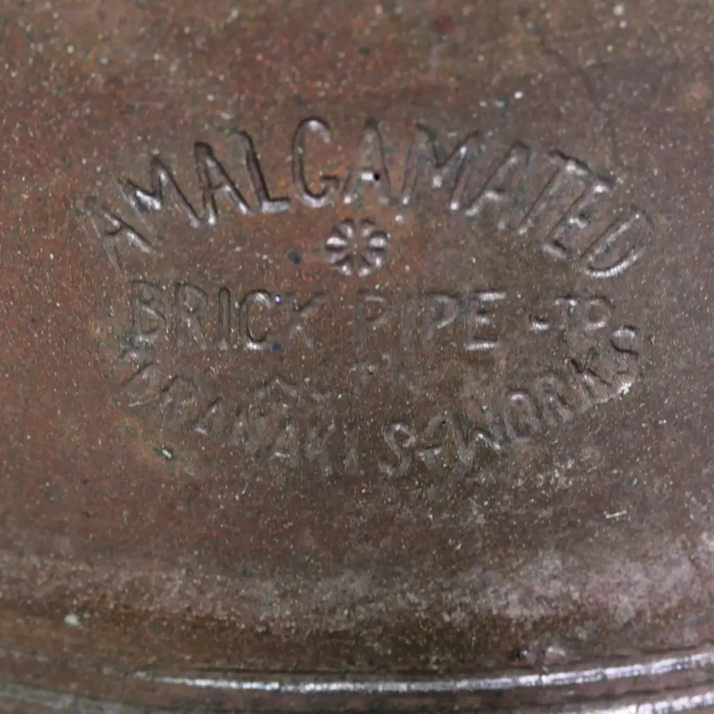 An early 20thC Amalgamated Brick & Pipe Ltd Taranaki Works Pottery chimney pot Image 1++