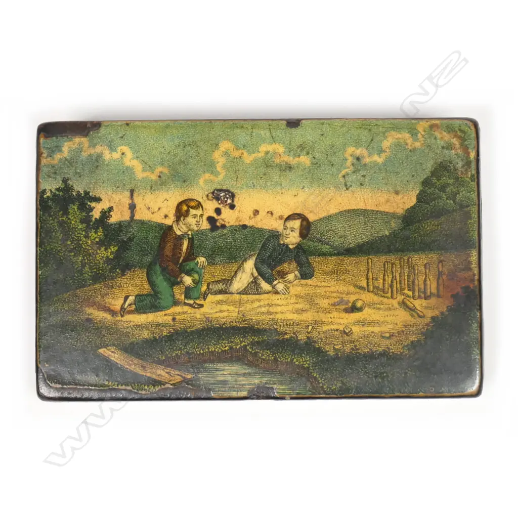 A 19thC papier-mâché snuff box Image 1++