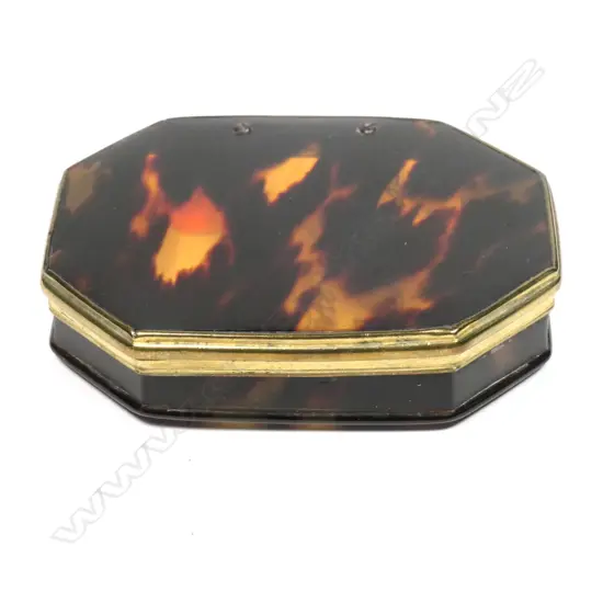 A 19thC tortoiseshell snuff box