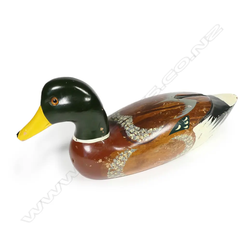 A 13½" decorative wooden Mallard drake decoy Image 1++