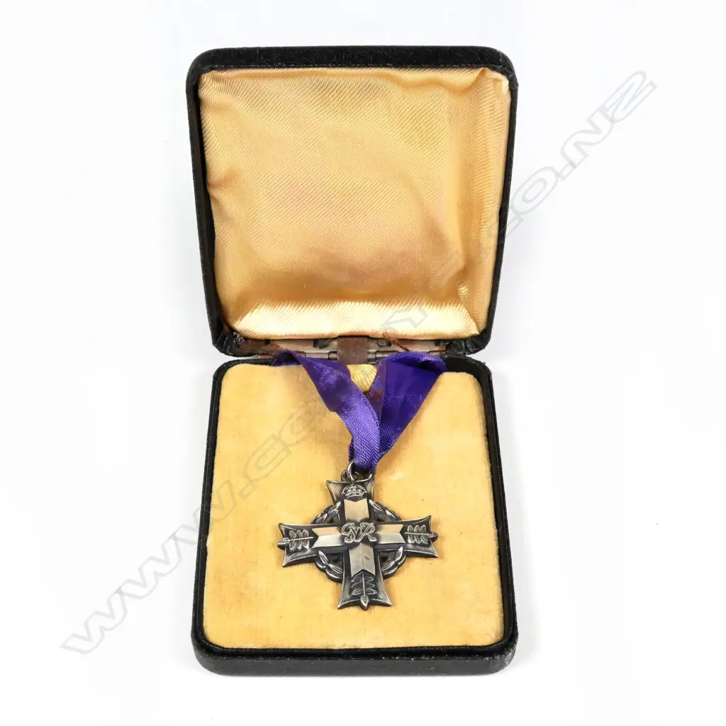 Memorium Cross to F/O D.V. Gilmour 36240 RAF Image 1++