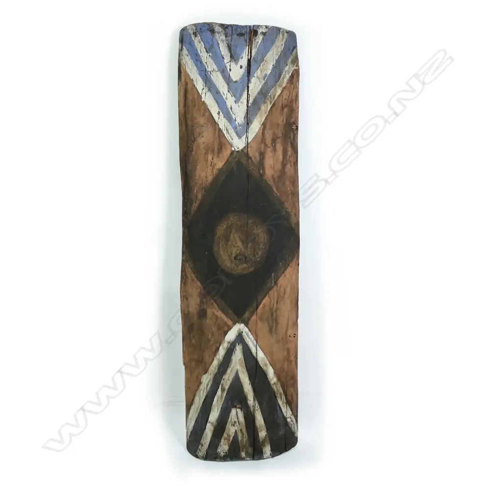 A vintage Papua New Guinean tall fighting shield Image 1++