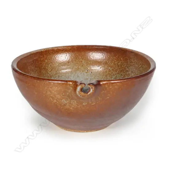 A Len Castle shino glazed pouring vessel