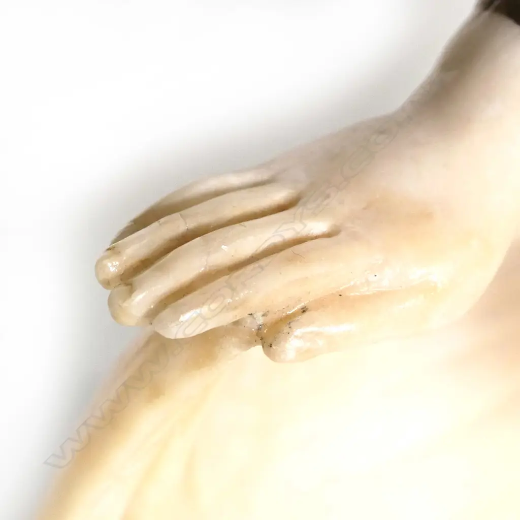 An Italian Art Deco alabaster statuette of an Egyptian dancer Image 1++