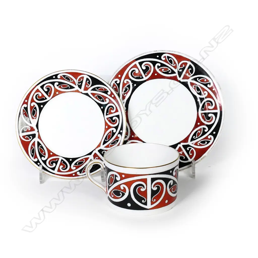 A Royal Doulton Maori Art trio Image 1++