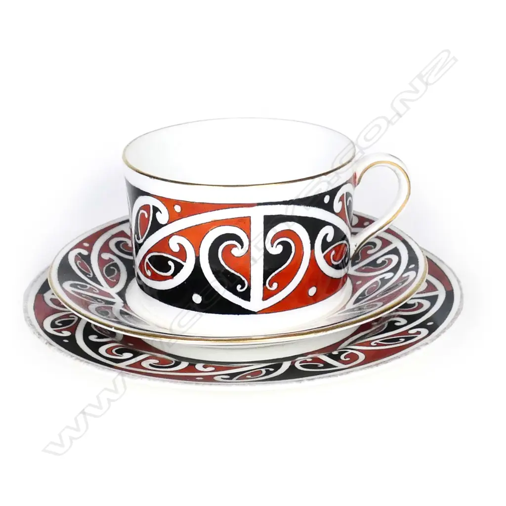 A Royal Doulton Maori Art trio Image 1++