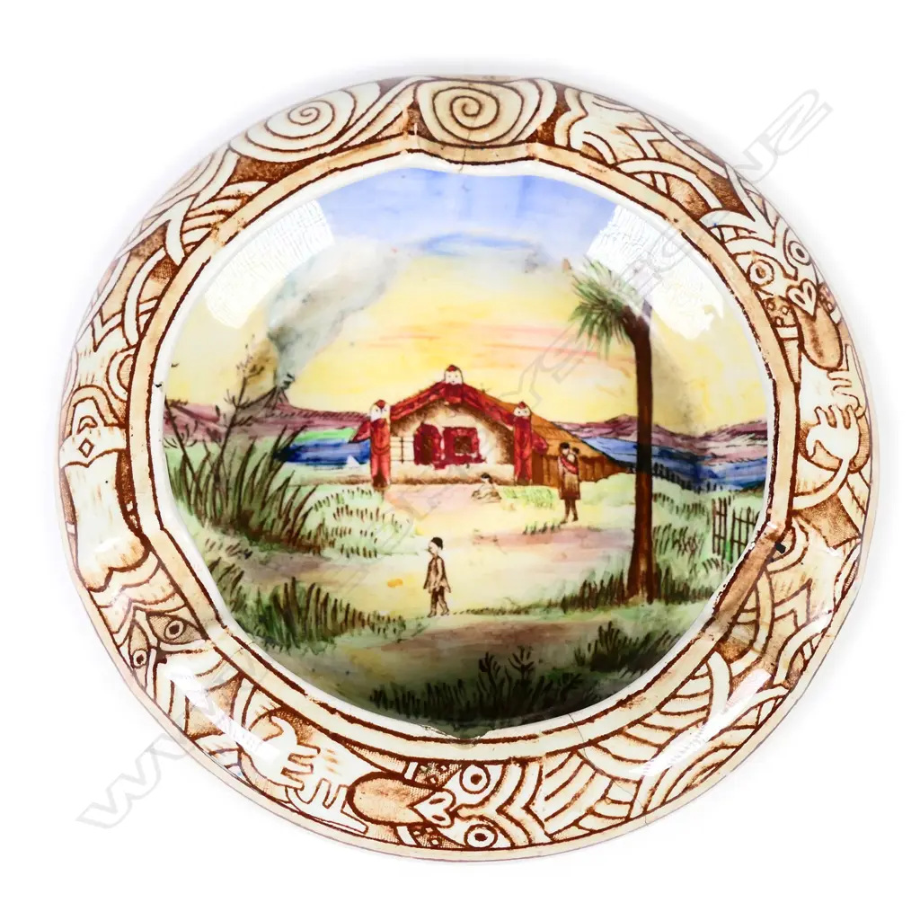 A Royal Winton Maoriland ashtray Image 1++