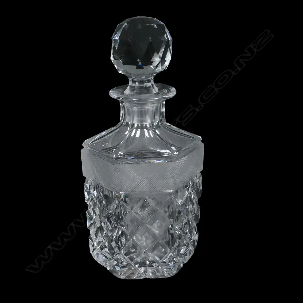 A quality vintage hand cut crystal decanter Image 1++