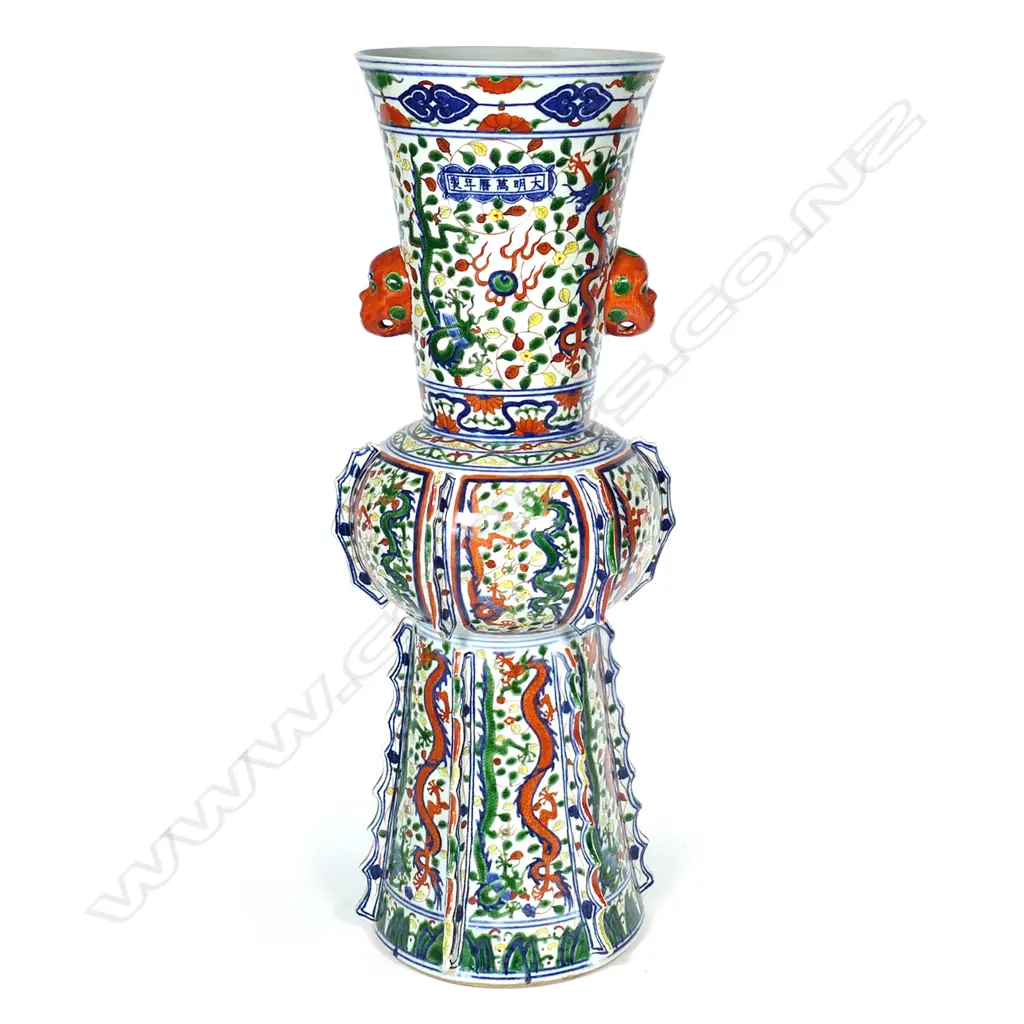 A Chinese large wucai gu-form dragon vase Image 1++