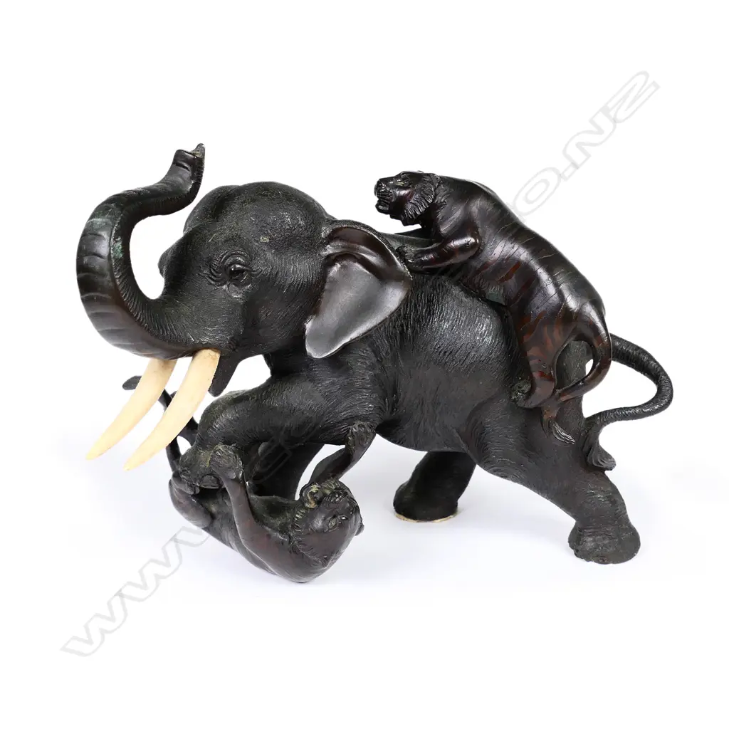 A Japanese Meiji period bronze figure Image 1++