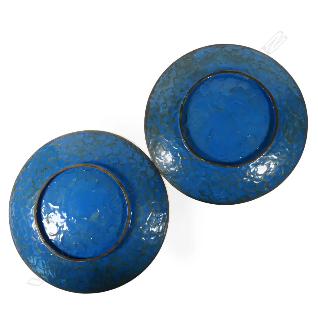 A pair of oriental cloisonné plates Image 1++