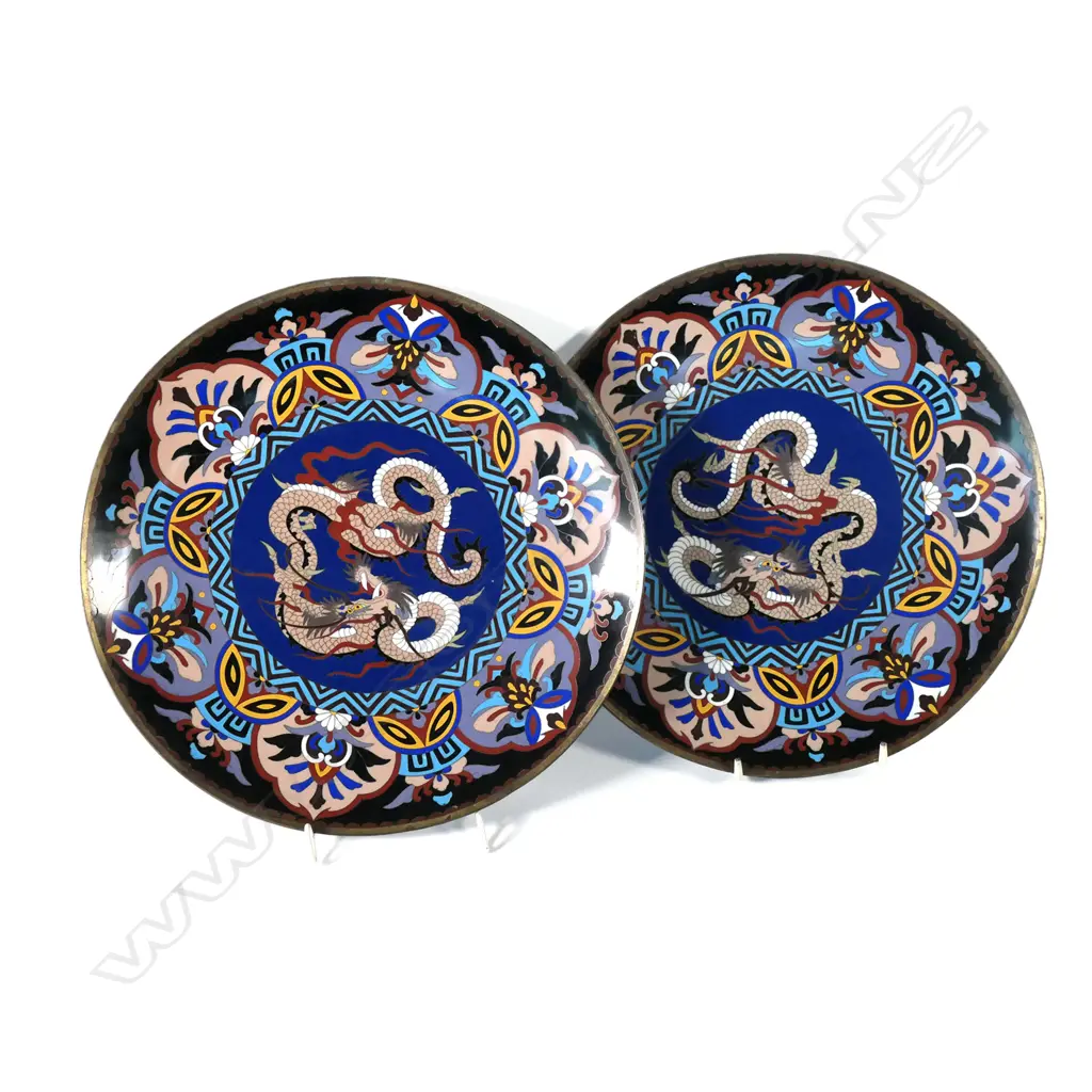 A pair of oriental cloisonné plates Image 1++