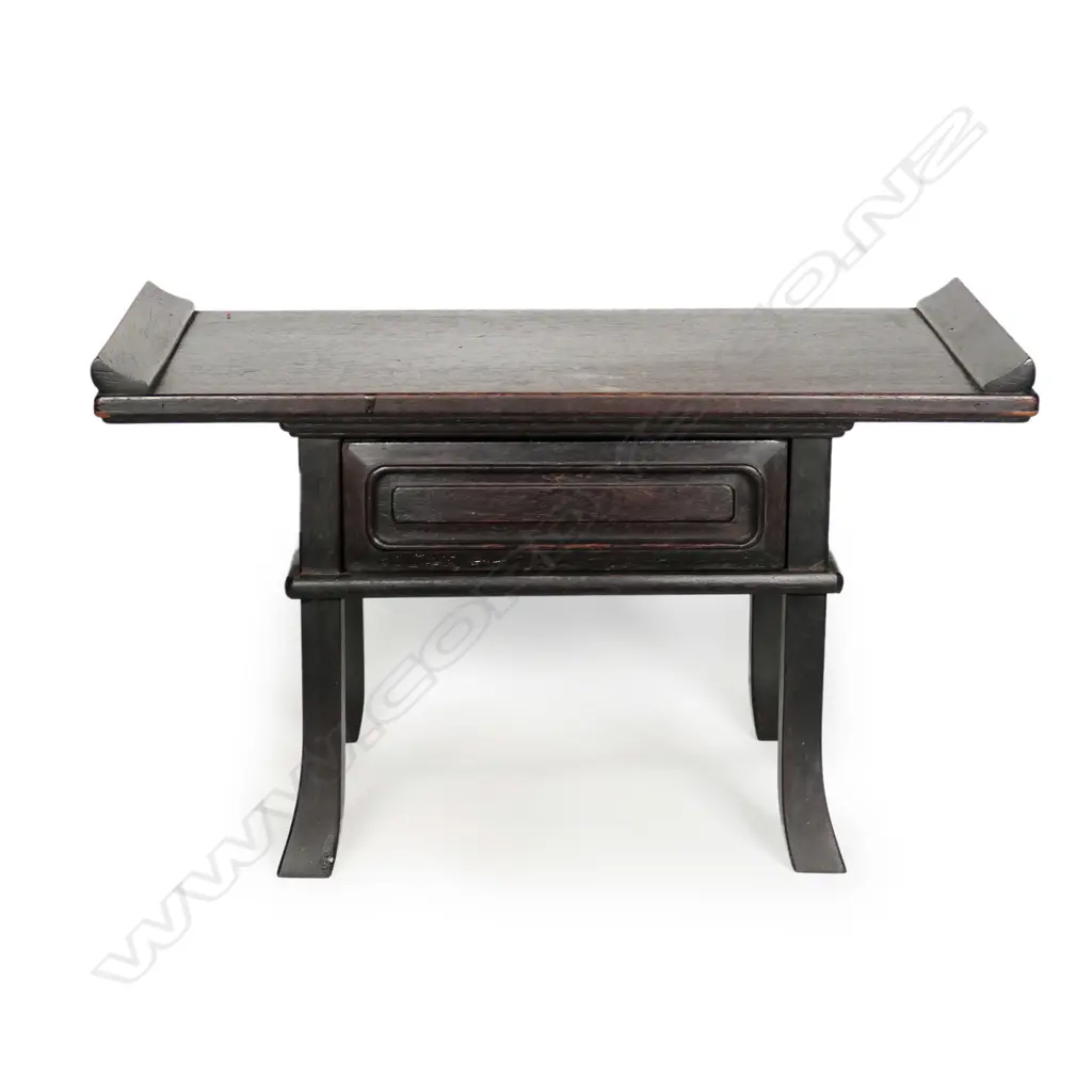 An old Japanese rosewood small display table Image 1++