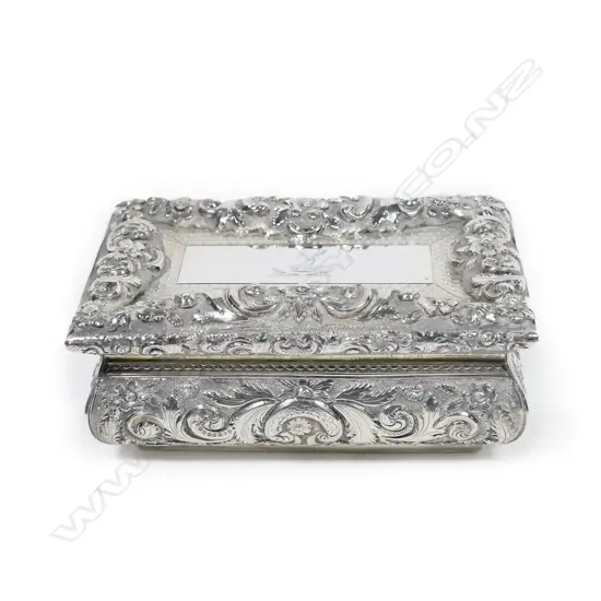 An early Victorian silver table snuff