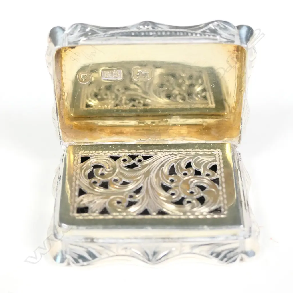 A Victorian silver vinaigrette Image 1++