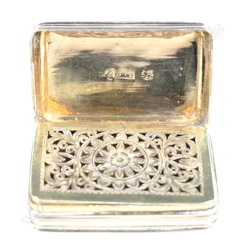 A George IV silver vinaigrette Image 1++