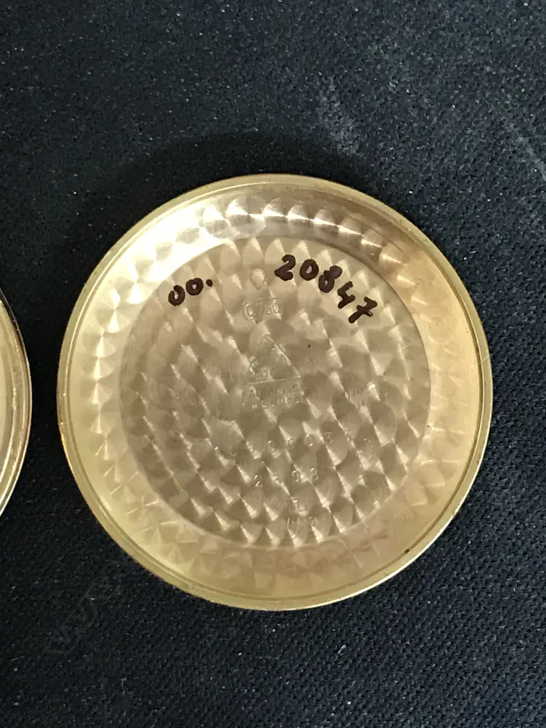 An 18ct gold cased vintage Omega wristwatch Image 1++