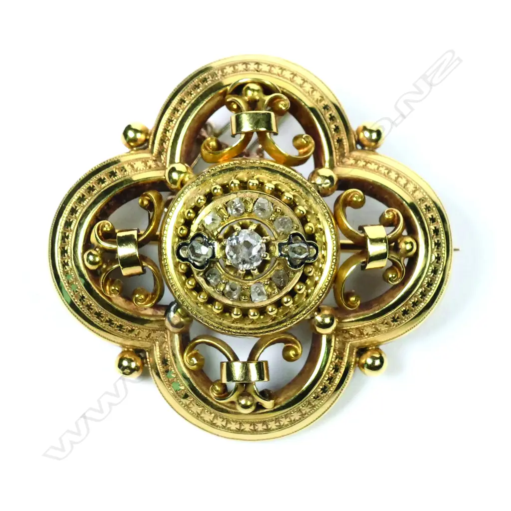 A Victorian gold and diamond brooch Image 1++