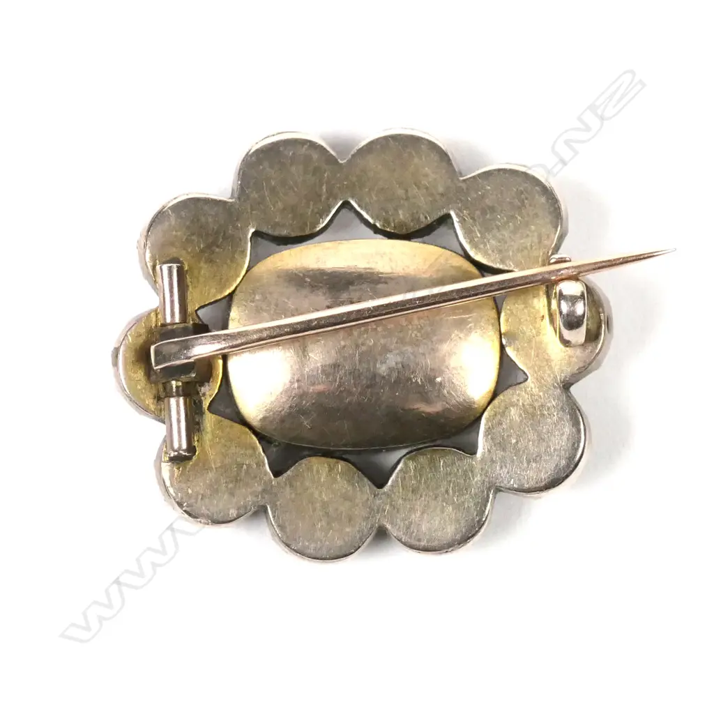 A Georgian mourning brooch Image 1++