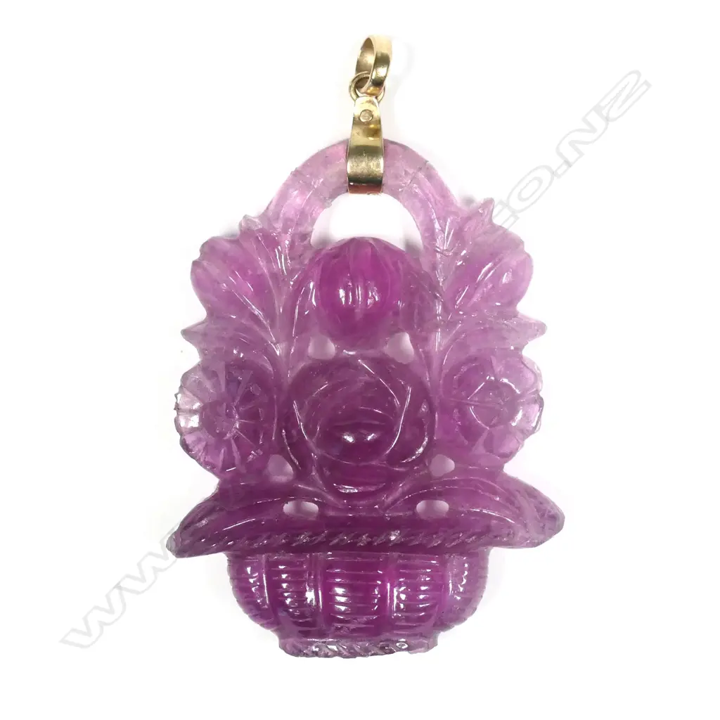 An amethyst floral basket carved pendant Image 1++