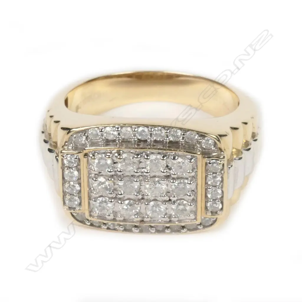 A substantial 10ct yellow gold and diamond cluster ring Image 1++