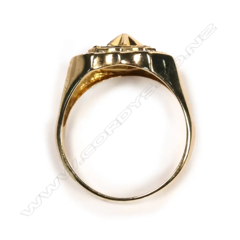 A 22ct yellow gold diamond and enamel shield form signet ring Image 1++