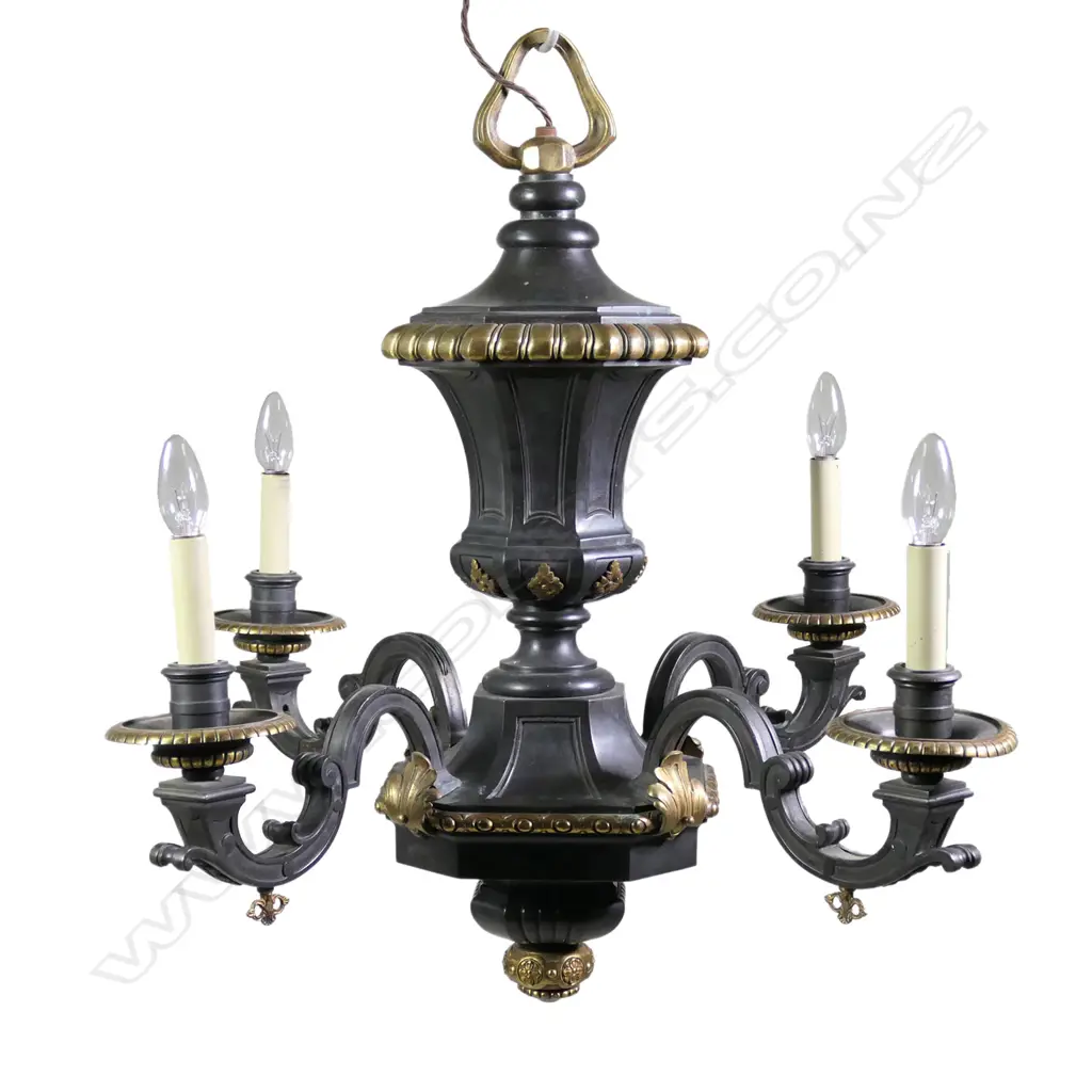 A French Empire bronze and ormolu chandelier Image 1++