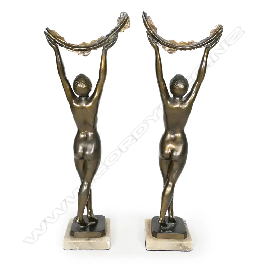 A pair of bronzed Art Deco figures Image 1++