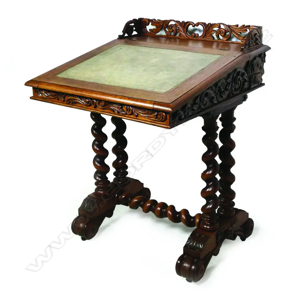 A Victorian small oak writing desk Image 1++