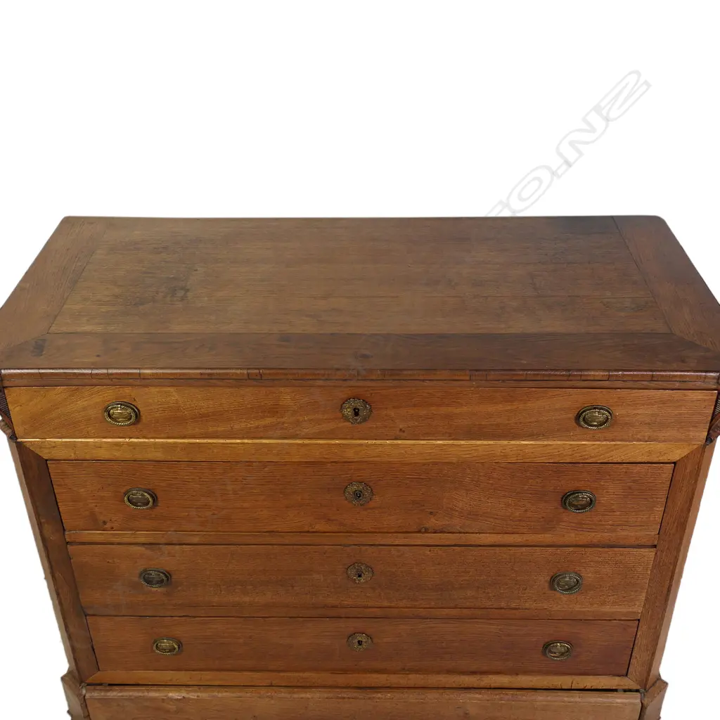 A late 19thC Continental oak five drawer chest Image 1++