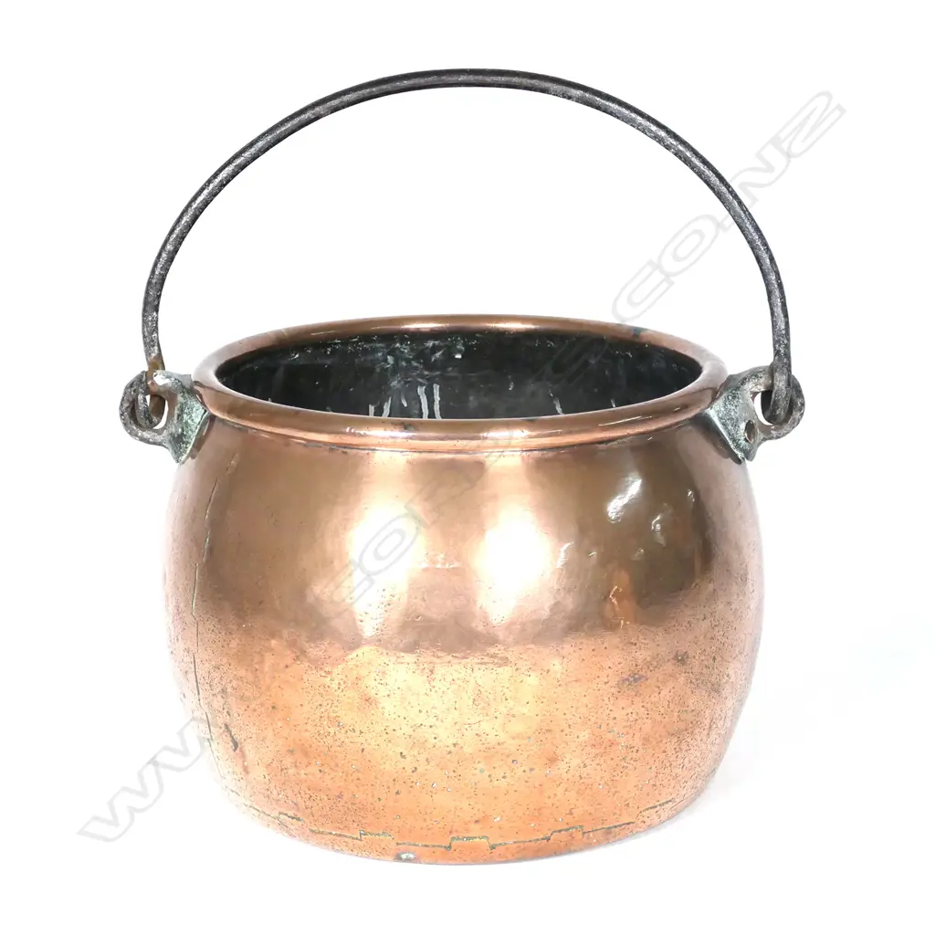 A Victorian copper preserving pan Image 1++