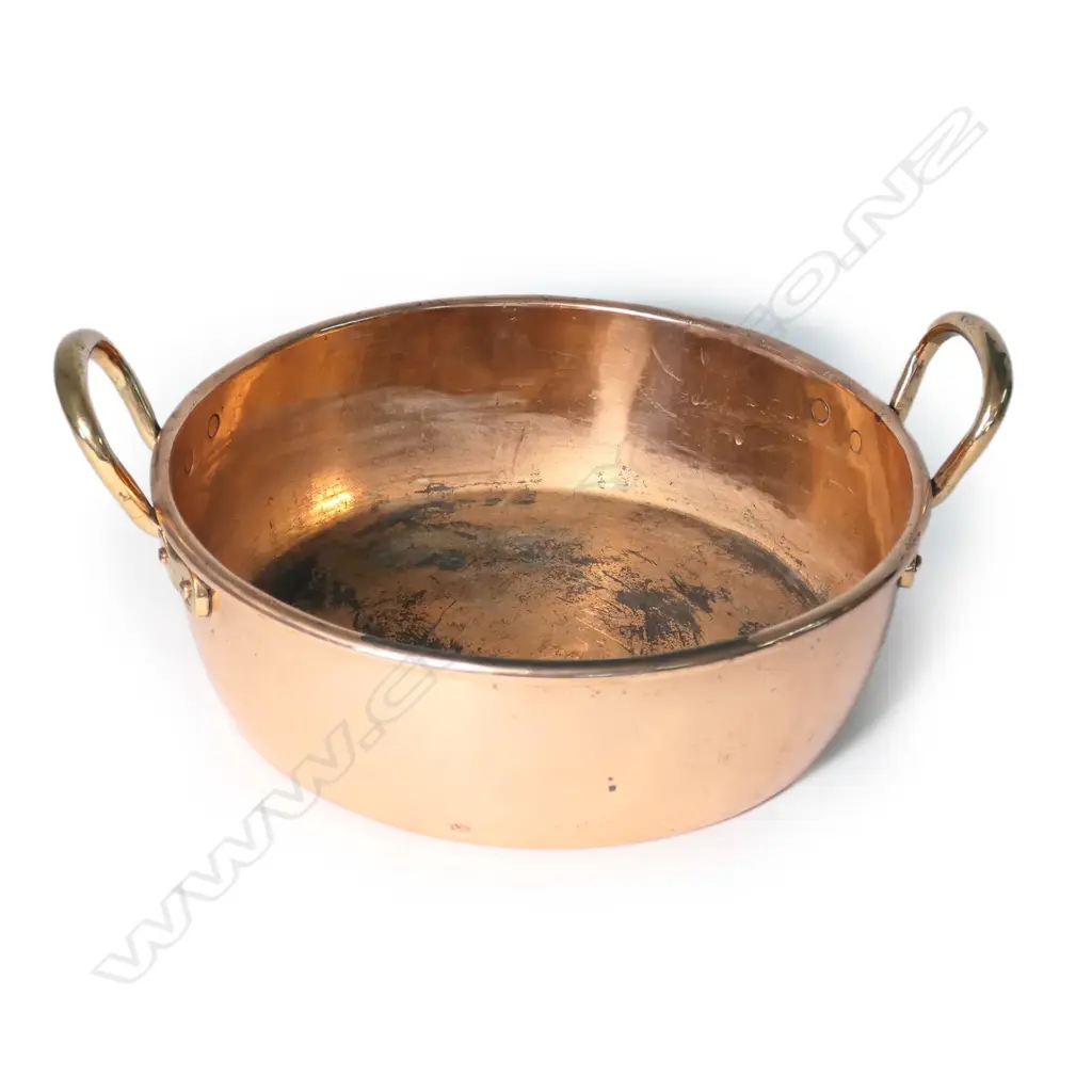 A 19thC Army & Navy CSL copper preserving pan Image 1++