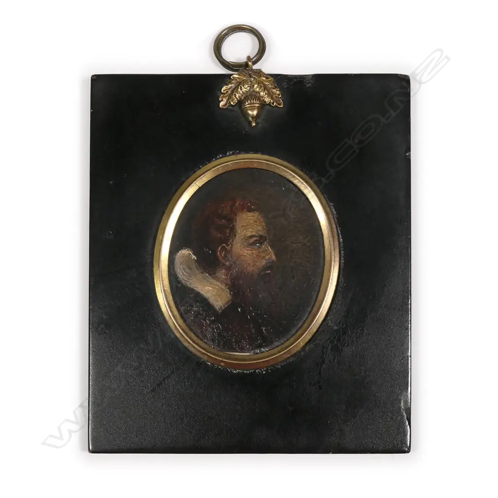 An 18thC miniature portrait of a man Image 1++
