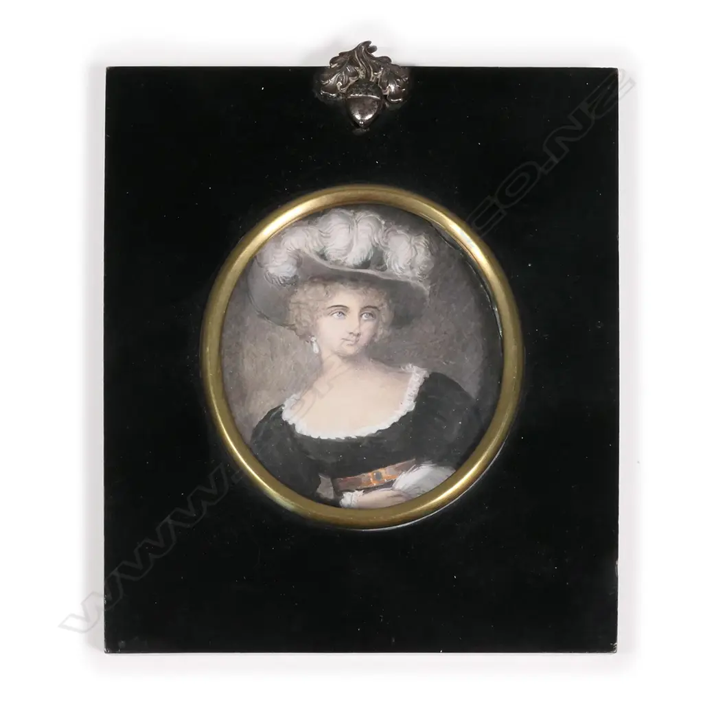 An early 19thC miniature portrait of a woman Image 1++