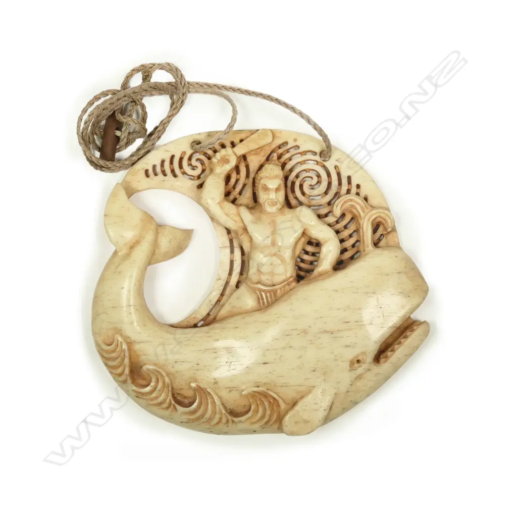 A large Maori carved whale bone pendant Image 1++
