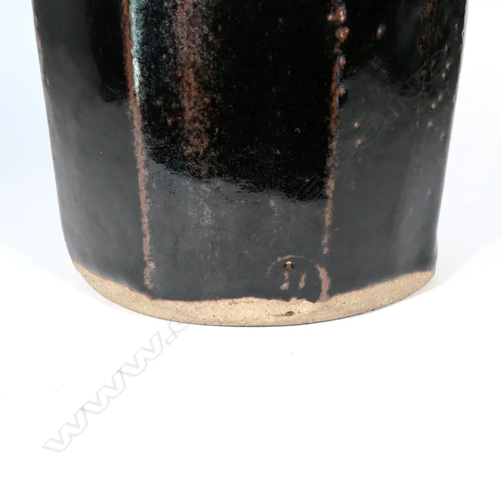 A Doreen Blumhardt tall octagonal vase Image 1++