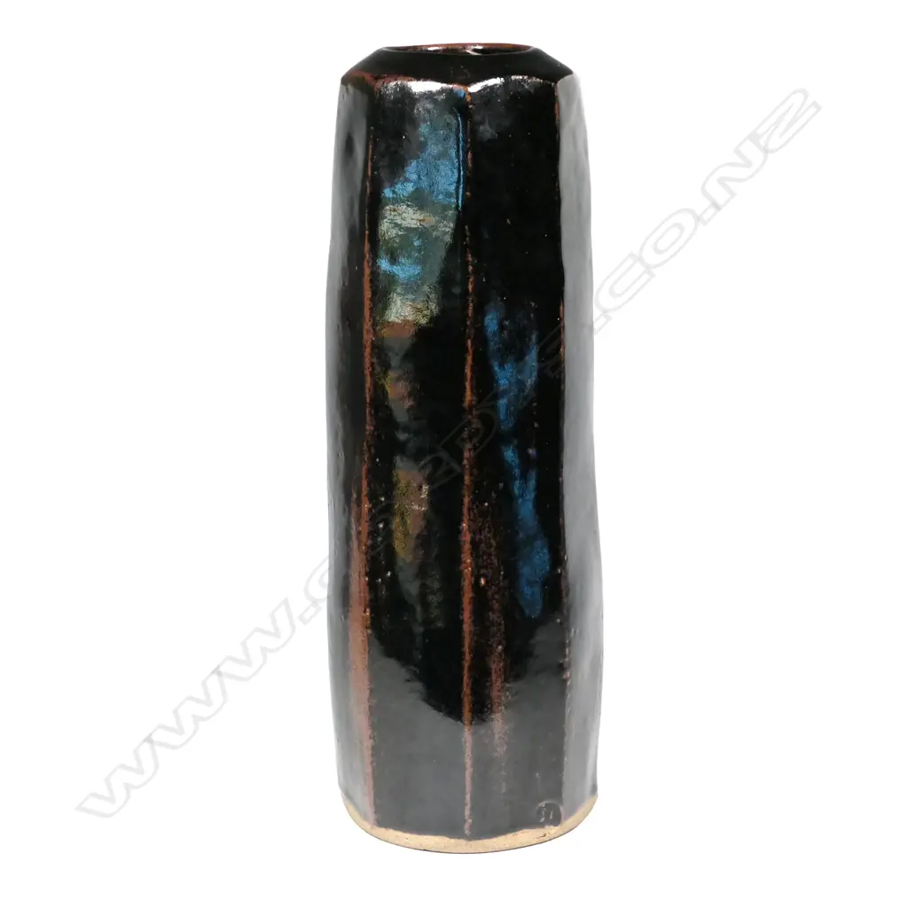 A Doreen Blumhardt tall octagonal vase Image 1++