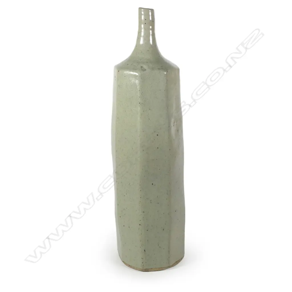 A Doreen Blumhardt tall vase Image 1++