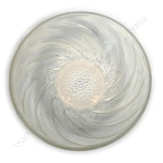 A René Lalique 'Poissons' opalescent glass bowl