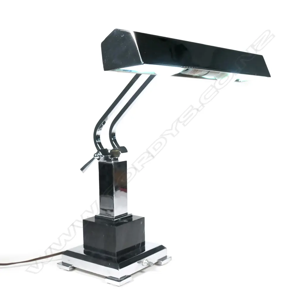 A vintage Art Deco style chromed desk lamp Image 1++