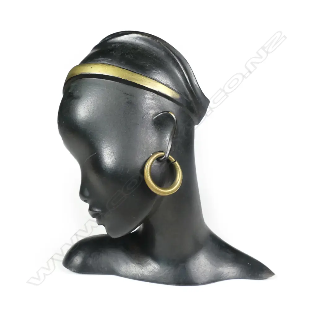 A mid-century Austrian Hagenauer stylised bronze bust of an African woman Image 1++