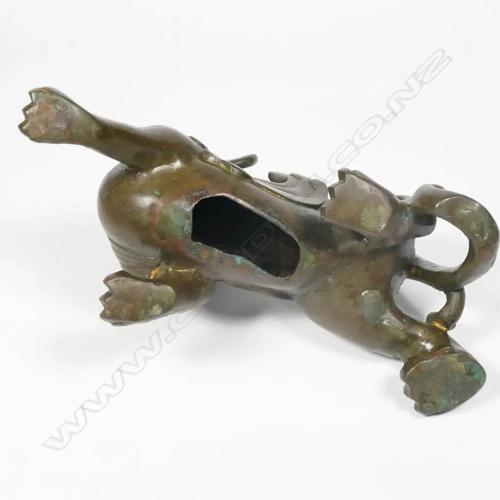 A Chinese Han type bronze chimera (mythical cat beast) Image 1++