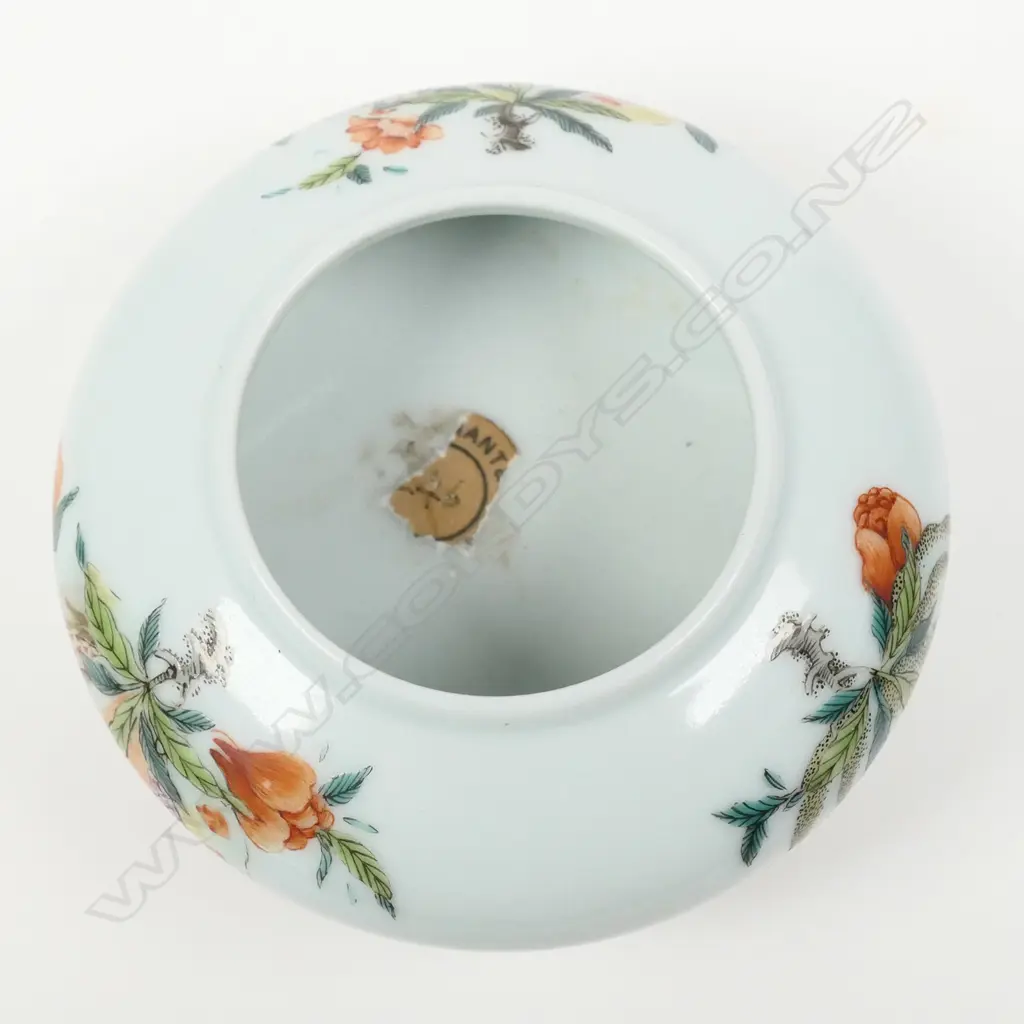 A Chinese wucai squat circular porcelain brush washer decorated with the ‘Three Abundances’ (sanduo) Image 1++