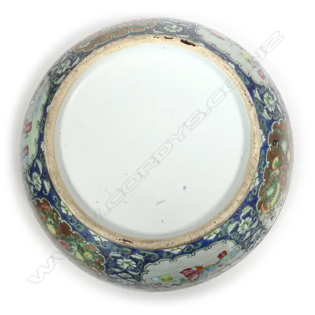 A 19thC Chinese porcelain famille rose punch bowl Image 1++
