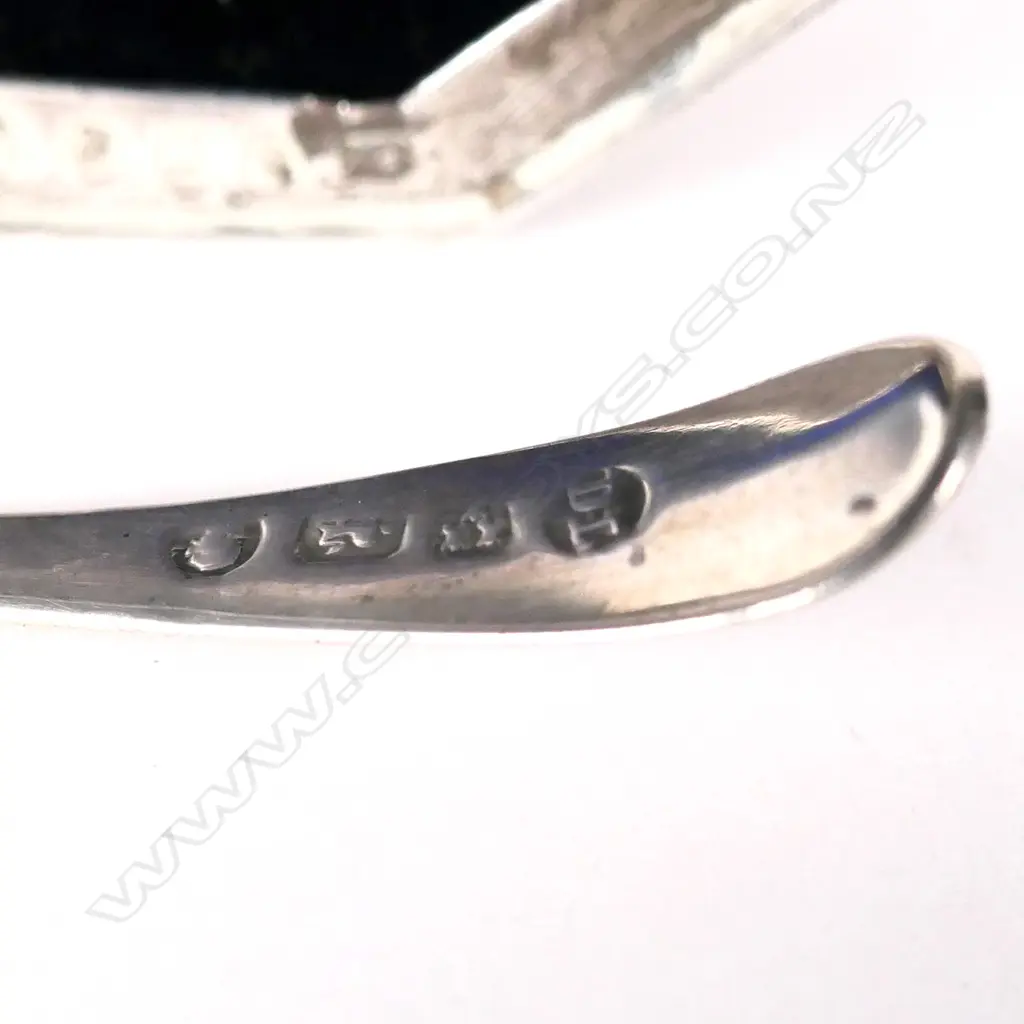 A George III silver mustard pot Image 1++