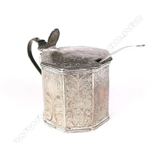 A George III silver mustard pot