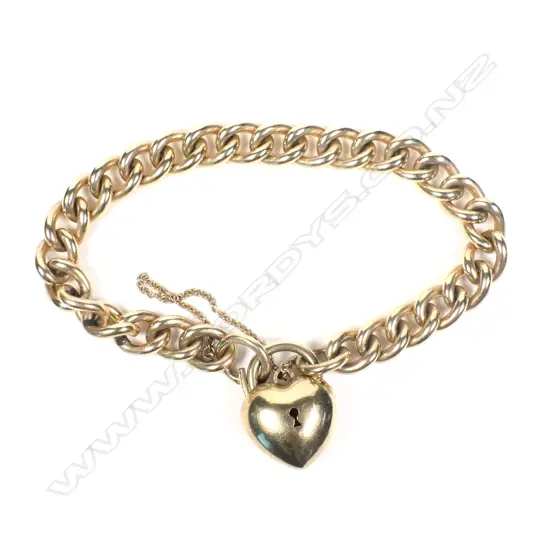 A 9ct yellow gold curb link bracelet