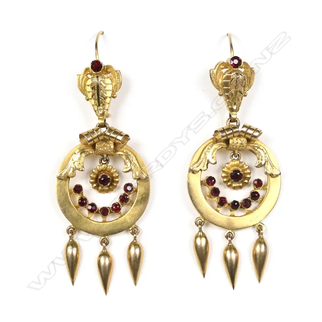 A pair of Victorian 15ct yellow gold and garnet drop earrings Image 1++