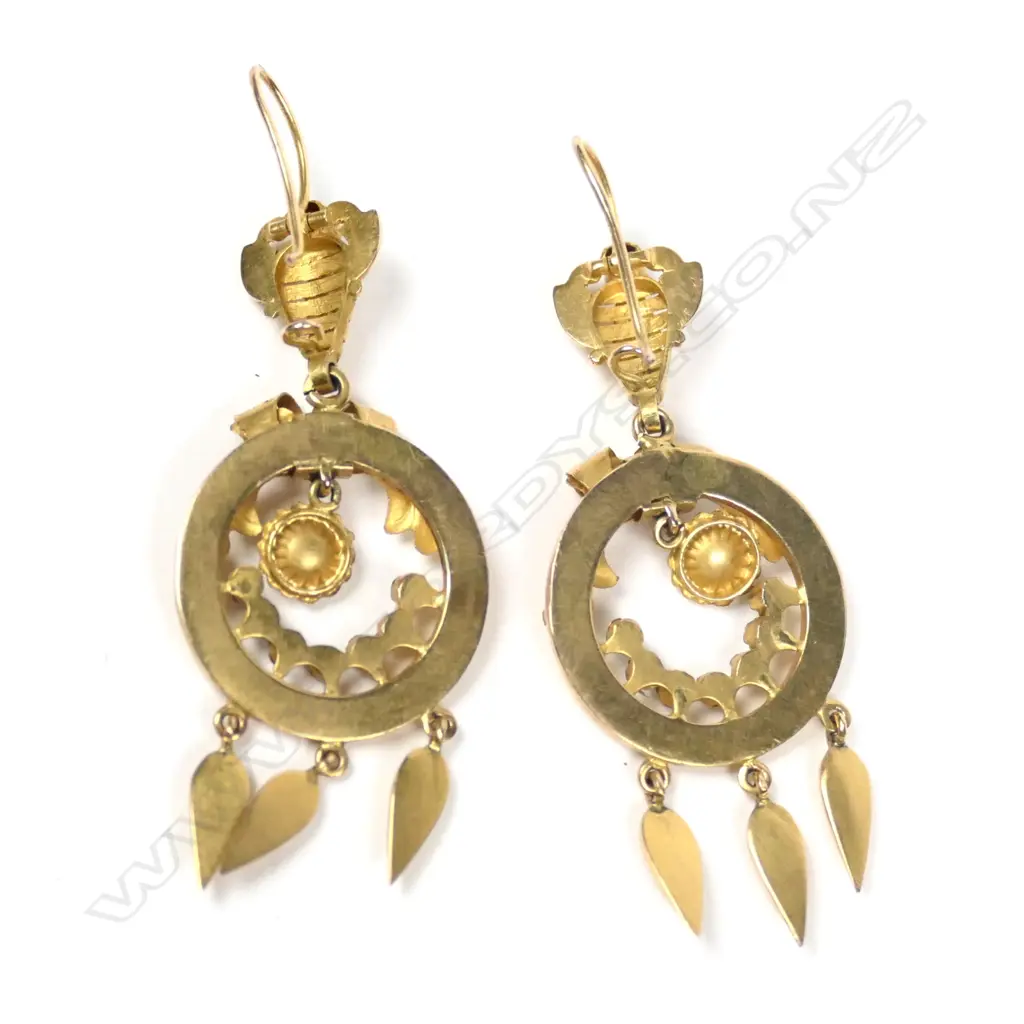 A pair of Victorian 15ct yellow gold and garnet drop earrings Image 1++